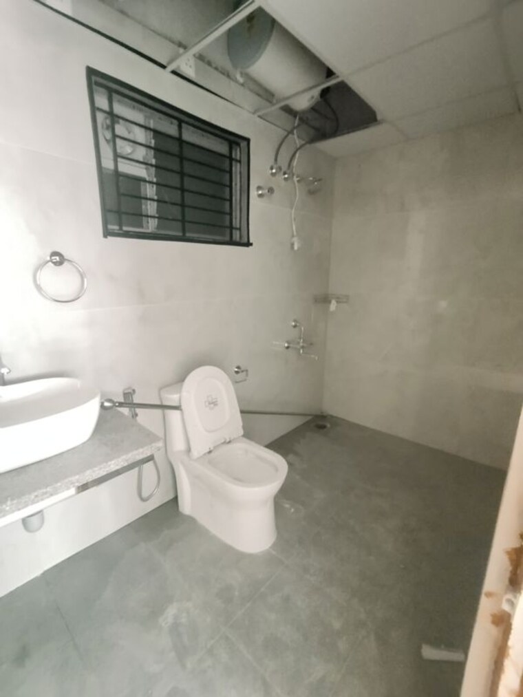 Bathroom, hsr layout 3 Bedroom 1900 Sq.Ft. Builder Floor In Hsr Layout Bangalore 10534583