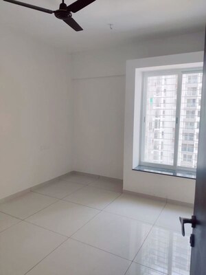 Room in 2 BHK Apartment at Yashwin Orizzonte, Kharadi – for Rent