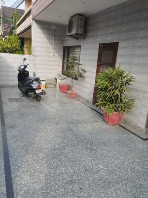 Parking in 3 BHK Independent House at Sector 14 – for Rent