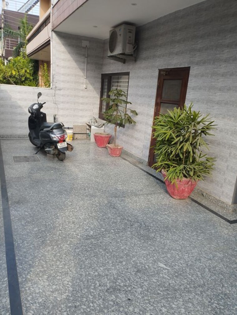  Parking, sector 14 3 Bedroom 263 Sq.Yd. Independent House In Sector 14 Sonipat 10534584