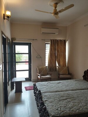 3 BHK Independent House For Rent in Sector 14