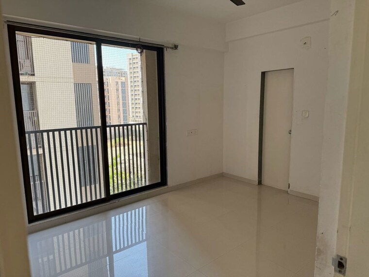 Room, zundal 3 Bedroom 1500 Sq.Ft. Apartment In Zundal Ahmedabad 10534593