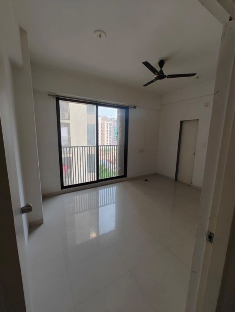 Room, zundal 3 Bedroom 1500 Sq.Ft. Apartment In Zundal Ahmedabad 10534593