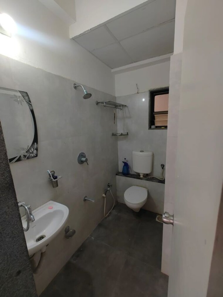 Bathroom, zundal 3 Bedroom 1500 Sq.Ft. Apartment In Zundal Ahmedabad 10534593
