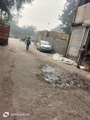 Parking in  Shop at Jhandewalan – for Sale