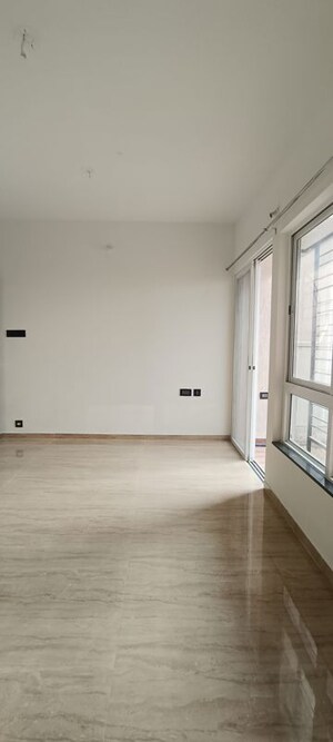 Room in 2 BHK Apartment at VTP Beaumonde, Kharadi – for Rent
