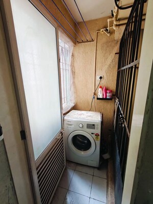 Bathroom in 1.5 BHK Apartment at Dosti Primus, Thane West – for Rent