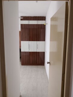 2 BHK Apartment For Rent in Signature Global Solera 2