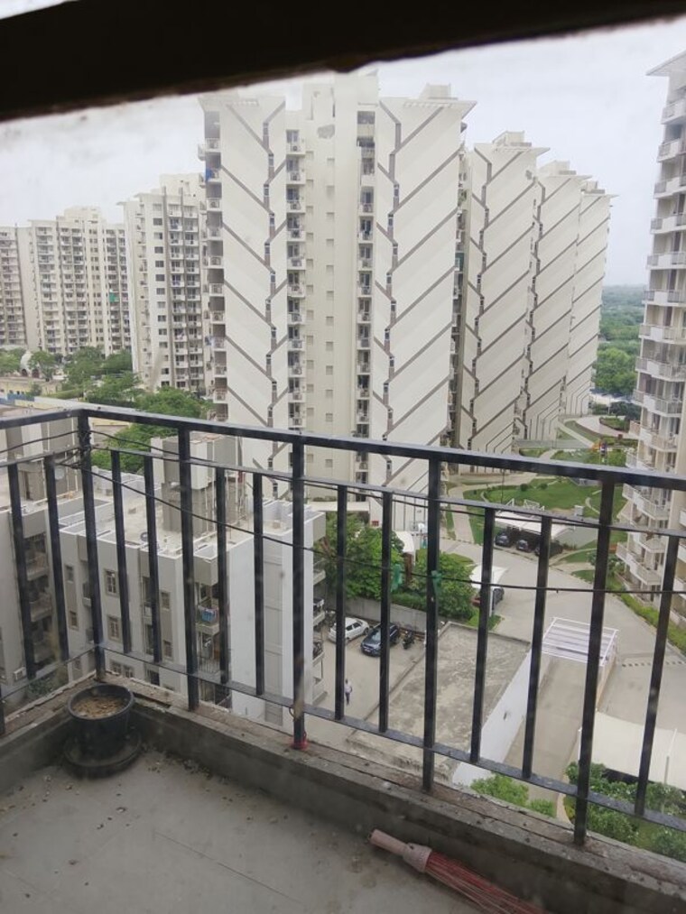 Balcony, signature-global-solera-2 2 Bedroom 620 Sq.Ft. Apartment In Sector 107 Gurgaon 10534750