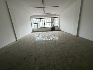 Room in  Showroom at Thane West – for Rent