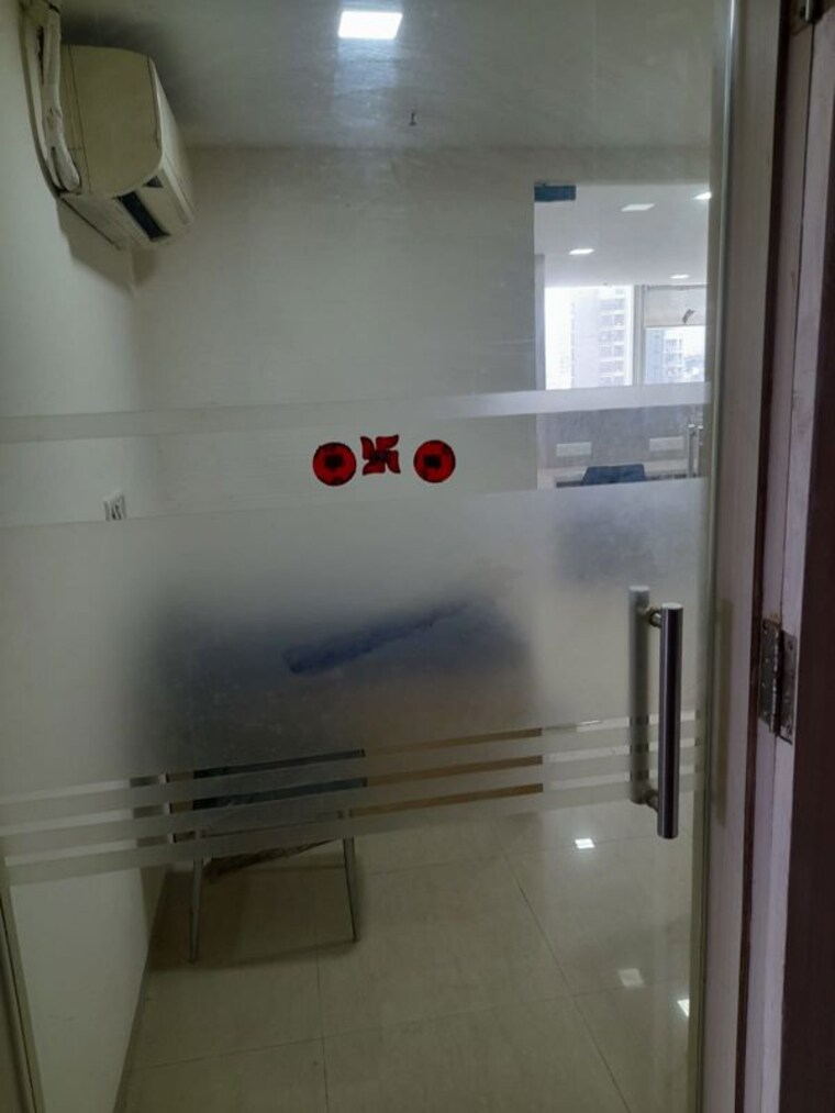 Bathroom, dhanashree-heights Commercial Office Space 1500 Sq.Ft. In Andheri West Mumbai 10534733