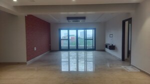 Room in 4 BHK Builder Floor at Jubilee Hills – for Rent