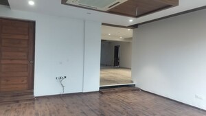Room in 4 BHK Builder Floor at Jubilee Hills – for Rent