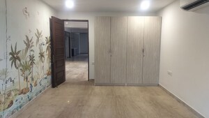 Room in 4 BHK Builder Floor at Jubilee Hills – for Rent