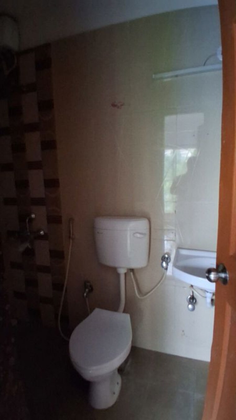 Bathroom, infinity-elina 2 Bedroom 950 Sq.Ft. Apartment In Malad East Mumbai 10534809