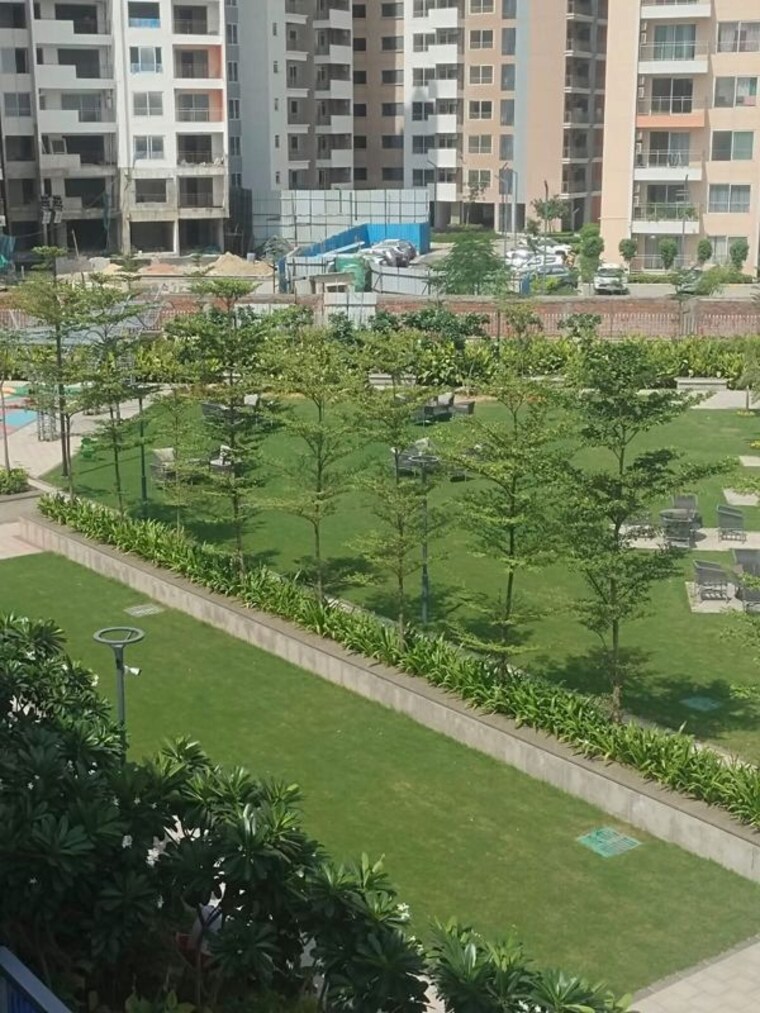 Garden, bptp-amstoria-plot  225 Sq.Yd. Plot In Sector 102 Gurgaon 10534798