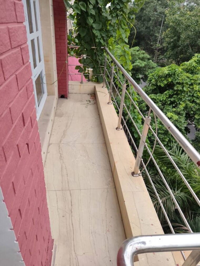 Balcony, sector 44 3 Bedroom 450 Sq.Mt. Villa In Sector 44 Noida 10534980
