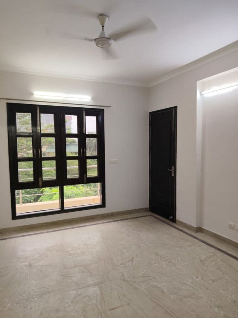 Room, sector 44 3 Bedroom 450 Sq.Mt. Villa In Sector 44 Noida 10534980