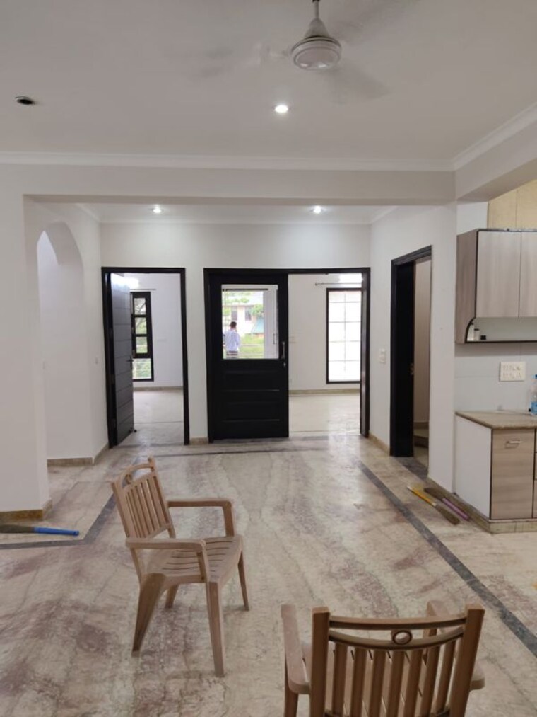 Room, sector 44 3 Bedroom 450 Sq.Mt. Villa In Sector 44 Noida 10534980