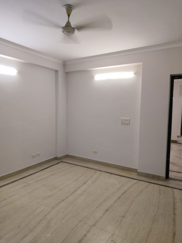 Room, sector 44 3 Bedroom 450 Sq.Mt. Villa In Sector 44 Noida 10534980