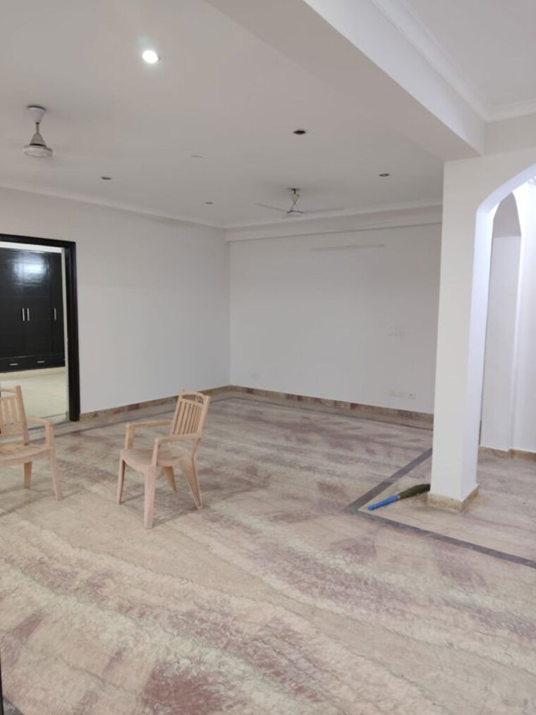 Room, sector 44 3 Bedroom 450 Sq.Mt. Villa In Sector 44 Noida 10534980