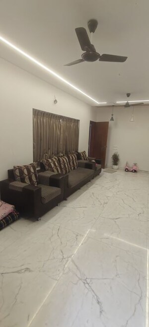 Living Room in 3 BHK Apartment at Bhosle Paradise, Bhosale Nagar – for Rent