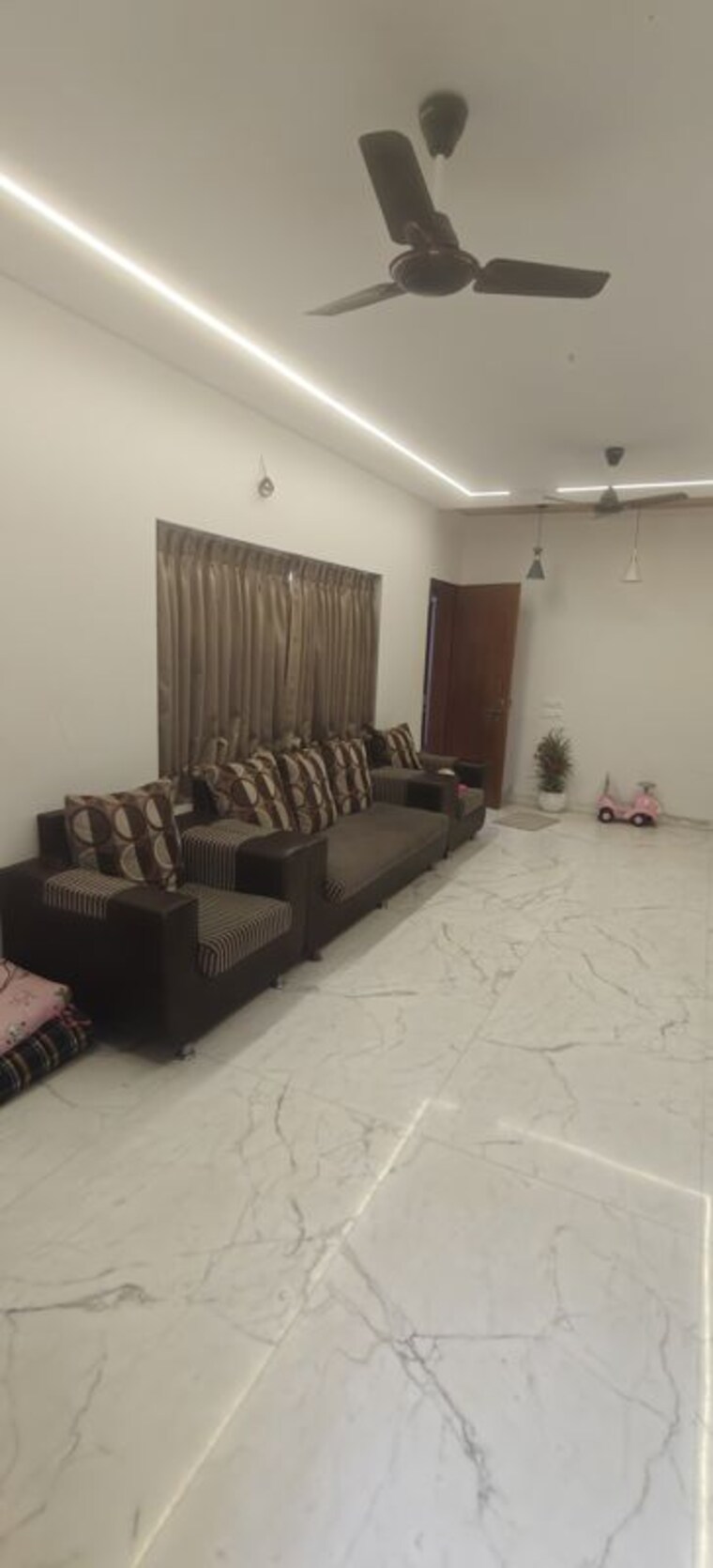 Living Room, bhosle-paradise 3 Bedroom 2000 Sq.Ft. Apartment In Bhosale Nagar Pune 10535008