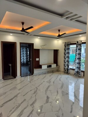 3 BHK Builder Floor For Rent in Aerocity