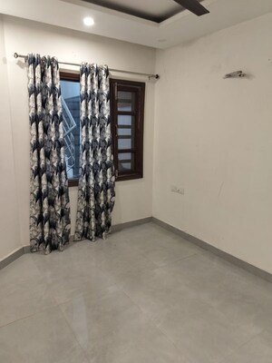 Room in 3 BHK Builder Floor at Aerocity – for Rent