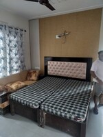 1 BHK + Servant Room 250 Sq.Ft. Builder Floor in Aerocity