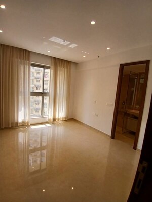 Master Bedroom in 2 BHK Apartment at Hiranandani Highland, Powai – for Rent