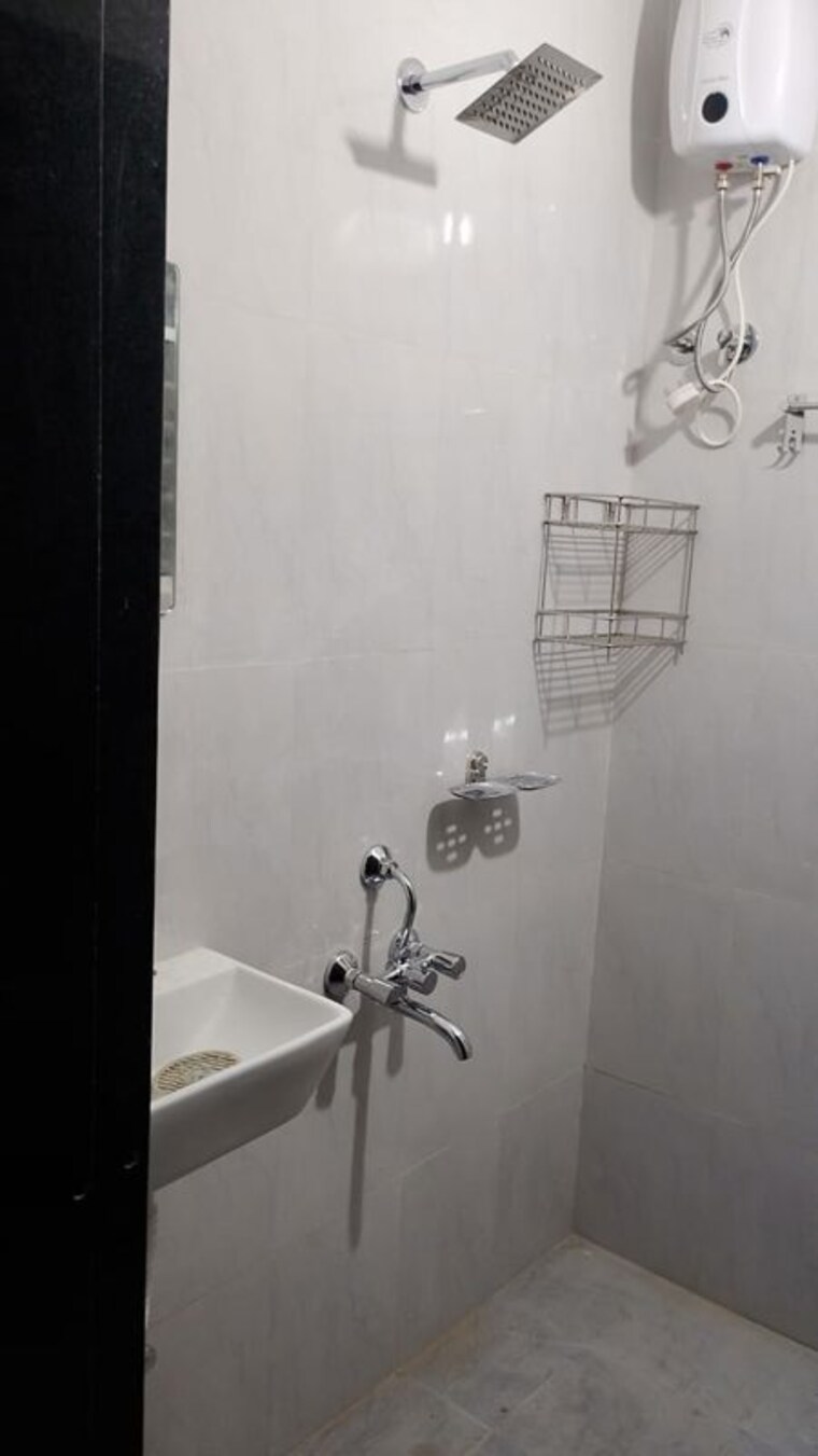 Bathroom, gokhalenagar 1 Bedroom 500 Sq.Ft. Apartment In Gokhalenagar Pune 10535029
