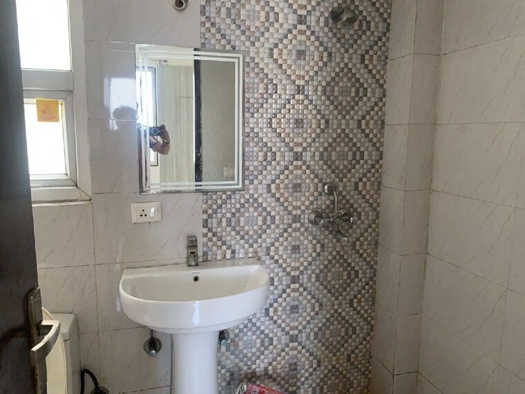 Bathroom, gaur-city-5th-avenue 2 Bedroom 910 Sq.Ft. Apartment In Sector 4 Greater Noida Greater Noida 10535034