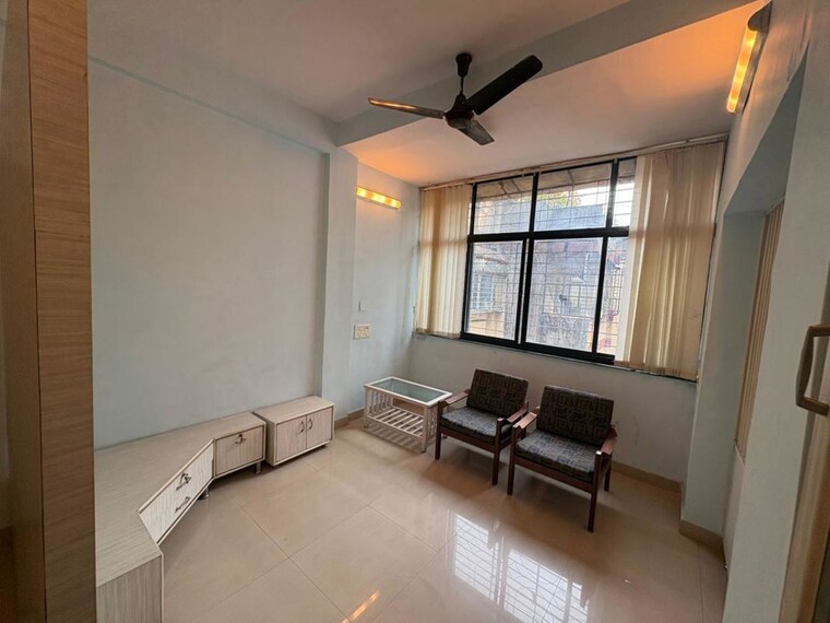 Living Room, model colony 1 Bedroom 800 Sq.Ft. Apartment In Model Colony Pune 10535047