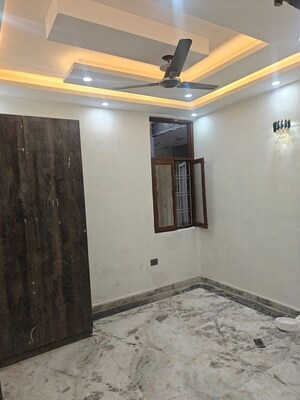Room in 3.5 BHK Builder Floor at Sector 28 – for Sale