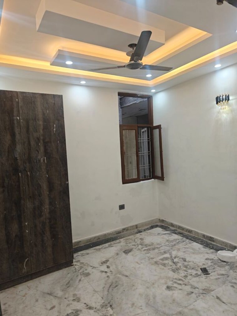 Room, sector 28 3.5 Bedroom 2250 Sq.Ft. Builder Floor In Sector 28 Faridabad 10535071