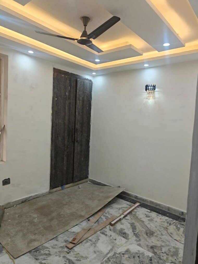 Room, sector 28 3.5 Bedroom 2250 Sq.Ft. Builder Floor In Sector 28 Faridabad 10535071