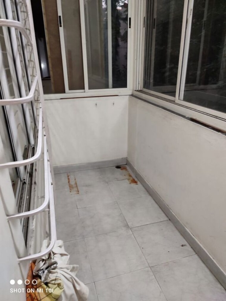 Balcony, surmani-complex 1 Bedroom 550 Sq.Ft. Apartment In Model Colony Pune 10535079