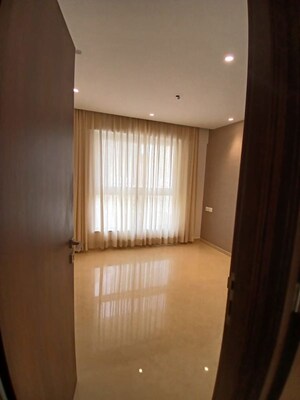 Furnished Amenities in 1 BHK Apartment at Hiranandani Highland, Powai – for Rent