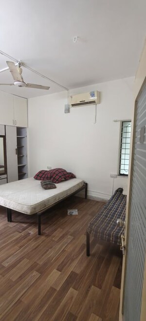 Room in 2 BHK Apartment at Senapati Bapat Road – for Rent