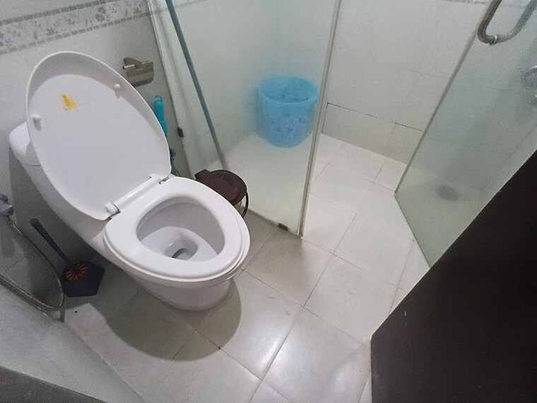 Bathroom, esteem-splendor 2 Bedroom 1250 Sq.Ft. Apartment In Koramangala Bangalore 10535122