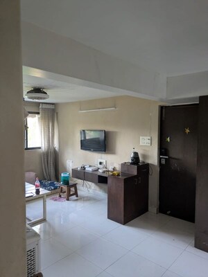 Team Area in 3.5 BHK Apartment at Prithvi Sarovar, Model Colony – for Rent