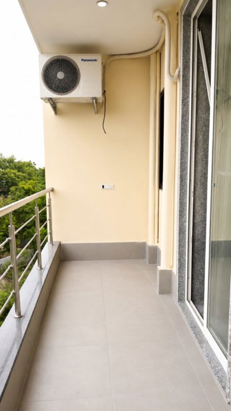 Balcony, sector 30 1 Bedroom 630 Sq.Ft. Builder Floor In Sector 30 Gurgaon 10535129