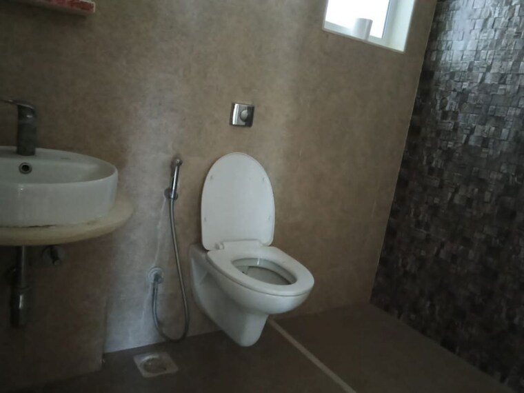 Bathroom, swami-krupa-wakad 2 Bedroom 850 Sq.Ft. Apartment In Wakad Pune 10535140