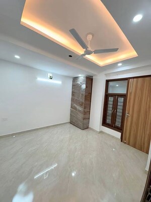 Room in 2 BHK Apartment at Chattarpur – for Rent