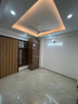 Room in 2 BHK Apartment at Chattarpur – for Rent