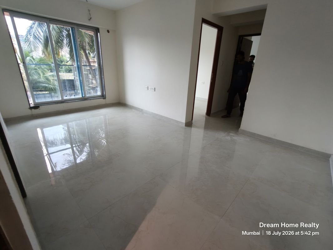 2 BHK + Basement 859 Sq.Ft. Apartment in Shristi Complex
