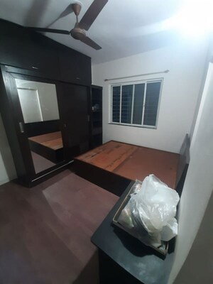 2 BHK Apartment For Rent in Shruti Apartments, Mohan Nagar Co Op Society