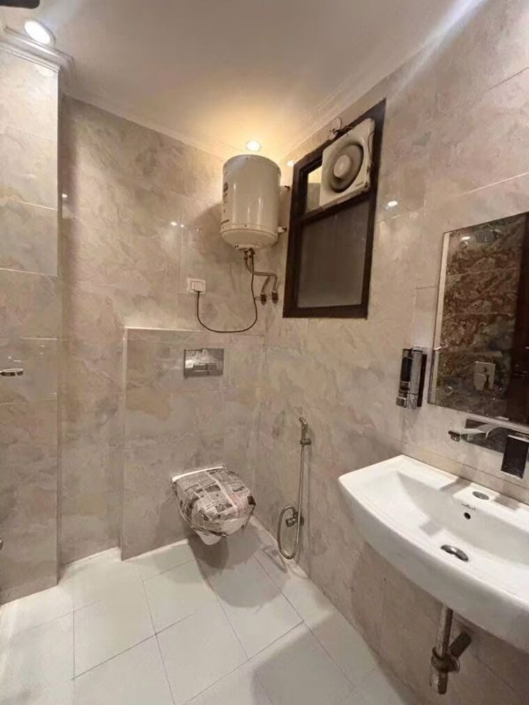 Bathroom, chattarpur 2 Bedroom 850 Sq.Ft. Builder Floor In Chattarpur Delhi 10535156
