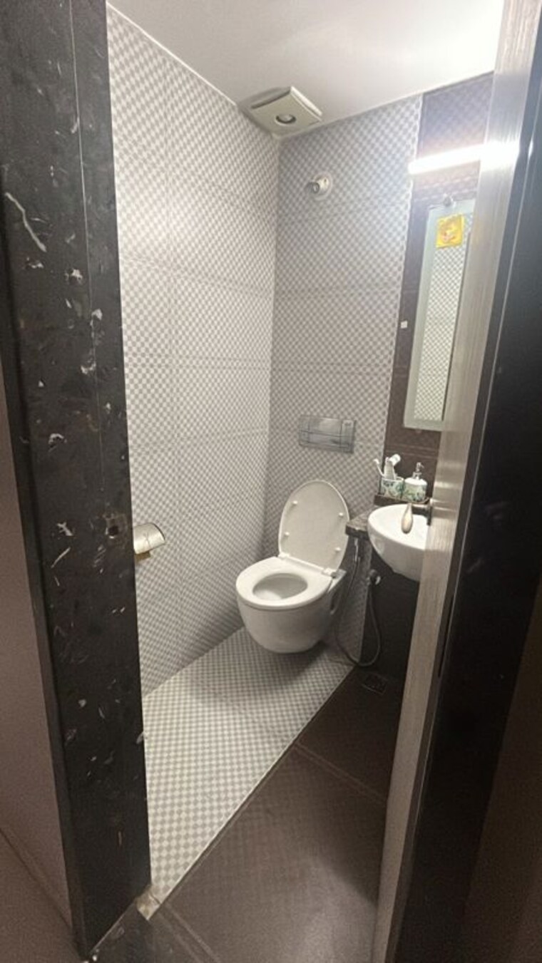 Bathroom, kutchi-sarvodaya-nagar 2 Bedroom 1000 Sq.Ft. Apartment In Chedda Nagar Mumbai 10535155
